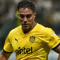 \'Prefiro jogar contra o Grêmio\'; Jogador do Peñarol agita tricolores com declarações