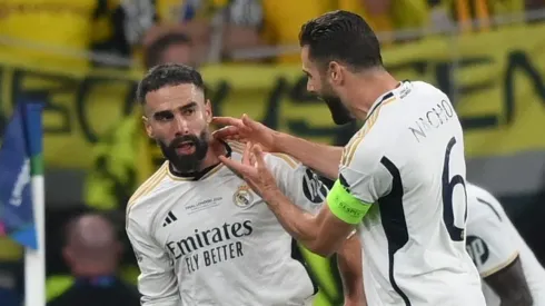 Ídolo do Real Madrid planeja deixar o clube, mas Ancelotti tenta impedir saída.