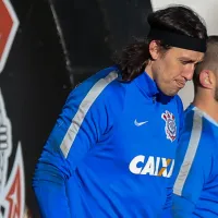 Corinthians tenta a volta de goleiro multicampeão em meio à saída de Carlos Miguel