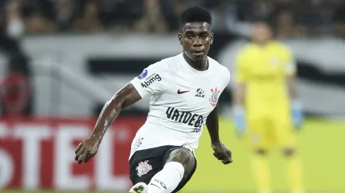 A contratação de Félix Torres pode acabar gerando uma punição na FIFA para o Corinthians.