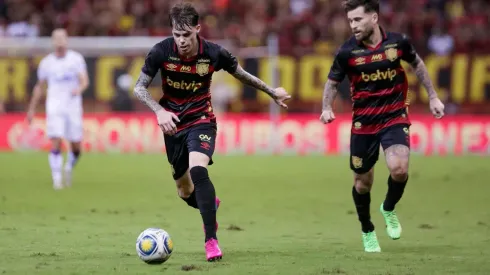 Jogadores do Sport durante partida contra o Fortaleza no estádio Arena Pernambuco. (AGIF / Alamy Stock Photo)
