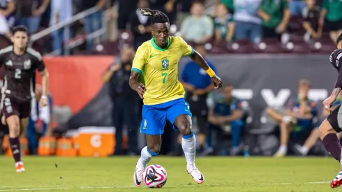 Vinicius Júnior em ação contra o México, em College Station (Texas). (Associated Press / Alamy Stock Photo)