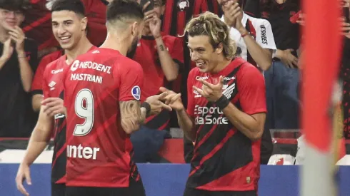 São Paulo tem o sim de Zubeldía para anunciar badalado atacante do Athletico Paranaense. Foto: Gabriel Rosa Machado/AGIF
