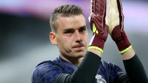Real Madrid prepara a venda de Lunin e define o substituto do goleiro (Photo by Florencia Tan Jun/Getty Images)