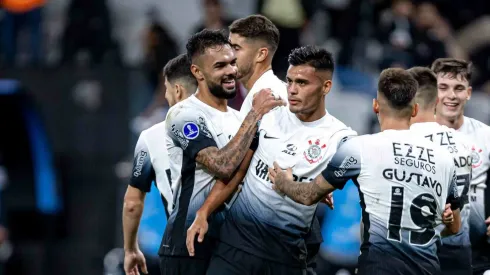 Flamengo avalia possibilidade de assinar com grande volante do Corinthians. Foto: Leonardo Lima/AGIF