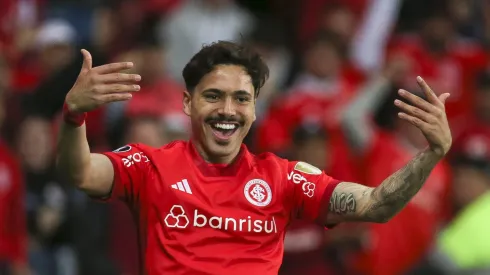 Maurício está perto do Palmeiras e o Inter sonda craque do futebol espanhol para substituir.