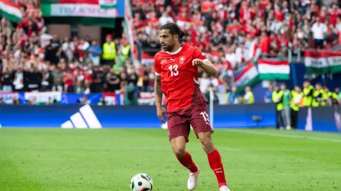Ricardo Rodriguez em ação pela Suíça na partida contra a Hungria. (Eibner-Pressefoto / Alamy Stock Photo)<br />
Foto: Eibner-Pressefoto/Michael Memmler