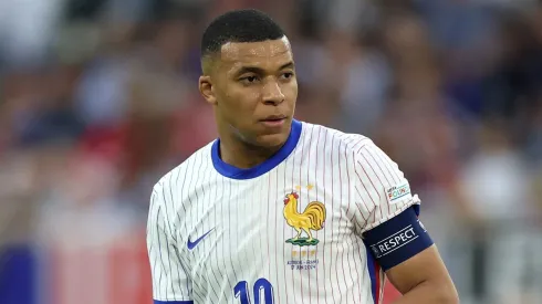 Real Madrid tem ajuda de Mbappé para contratar jogador que é alvo de PSG e Liverpool.