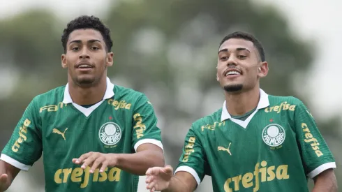 Monitorado pelo PSG, promessa do Palmeiras recebe oferta da Premier League. Foto: Anderson Romao/AGIF