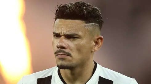 Tiquinho Soares teve futuro definido no Brasileirão.