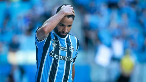 Pepê terá que pagar multa por conta do cartão vermelho. Foto: Maxi Franzoi/AGIF