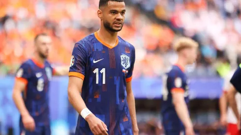 Gakpo em ação na partida da Holanda contra a Polônia, no dia 16 de junho. (SOPA Images Limited / Alamy Stock Photo)