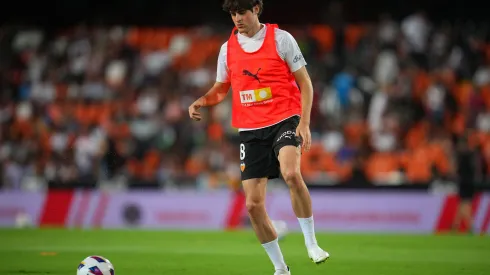 Javi Guerra disputou 40 jogos pelo Valencia na temporada passada. (Photo by Aitor Alcalde/Getty Images)