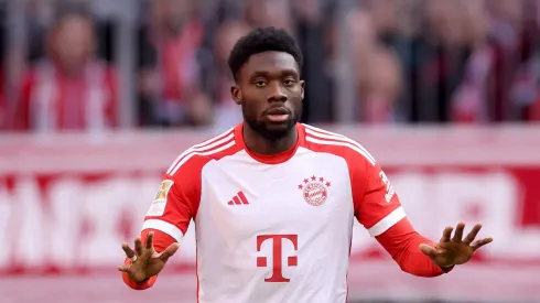 Real Madrid desiste de Davies, atende pedido de Ancelotti e vai apostar em outro lateral.