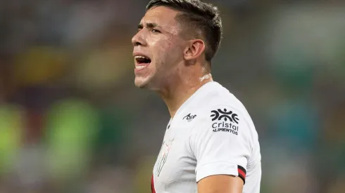 Emiliano Rodriguez lamenta chance perdida no confronto entre Cuiabá e Atlético-GO. (Associated Press / Alamy Stock Photo)