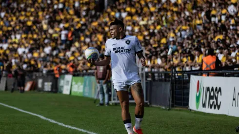 Tiquinho Soares durante a partida entre Criciúma e Botafogo pelo Brasileirão. (Associated Press / Alamy Stock Photo)