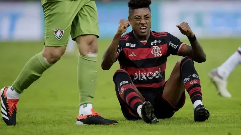 Bruno Henrique comemora marcação de pênalti no clássico entre Flamengo e Fluminense. (Associated Press / Alamy Stock Photo)
