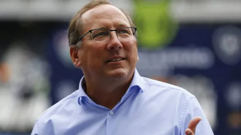 John Textor ganha concorrência do Atlético-MG por reforço da Premier League.