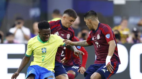 Seleção Brasileira: Guilherme Arana dá detalhes sobre parceria com Vini Jr. (Photo by Ronald Martinez/Getty Images)