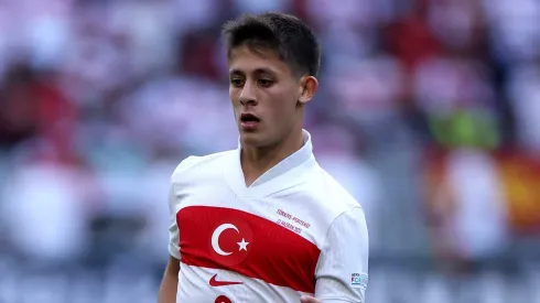 Arda Güler revela ligação de craque durante sondagens de gigantes da Premier League.
