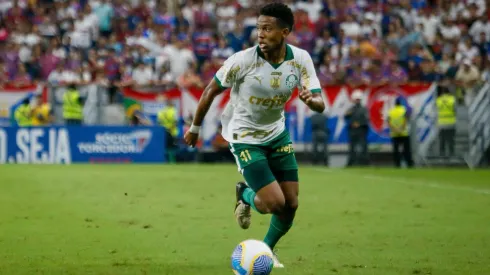 Estevão durante a partida entre Fortaleza e Palmeiras pelo Brasileirão. (Associated Press / Alamy Stock Photo)