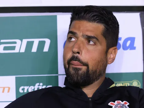 Corinthians demite António Oliveira e quer Fábio Carille