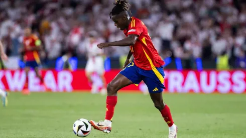 Nico Williams durante a partida entre Espanha e Geórgia. (Mika Volkmann / Alamy Stock Photo)