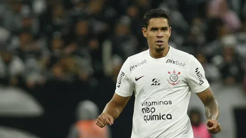 Lucas Veríssimo é procurado de última hora para assinar com gigante do Brasileirão. (Photo by Ricardo Moreira/Getty Images)