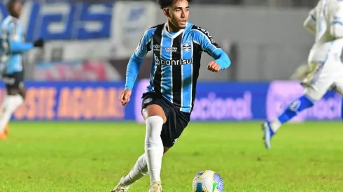 Du Queiroz na partida entre Grêmio e Cruzeiro, pelo Brasileirão. (Sipa US / Alamy Stock Photo)
