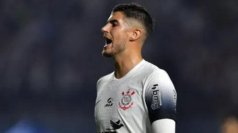 Pedro Raul durante o confronto entre Vasco e Corinthians pelo Brasileirão. (Associated Press / Alamy Stock Photo)