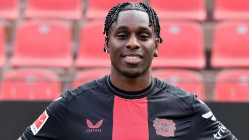 Frimpong resolve deixar o Bayer Leverkusen e tem conversas com gigante da Premier League.