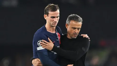 PSG se aproxima de fechar com substituto de Mbappé e coloca 8 jogadores à venda.