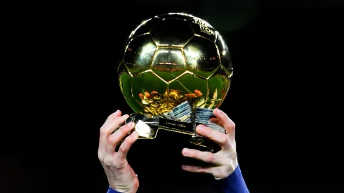 Bola de Ouro será entregue em outubro.