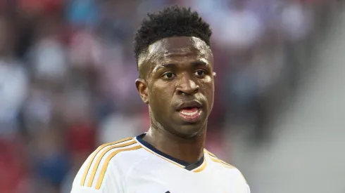 Real Madrid tem reunião com argentino de R$ 274 milhões após efeito Vinicius Júnior.