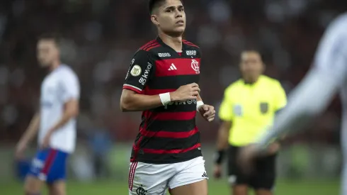 Luiz Araújo em campo na partida entre Flamengo e Fortaleza, válida pelo Brasileirão. (Sipa US / Alamy Stock Photo)