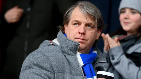 Dono do Chelsea tem interesse em comprar ações de gigante do Brasileirão.