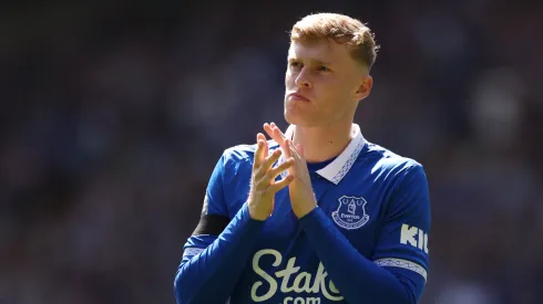 Branthwaite é alvo do United (Foto: Lewis Storey/Getty Images)