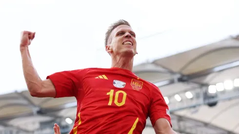 Barcelona deve vender até quatro estrelas para a chegada de Dani Olmo. (Photo by Alex Livesey/Getty Images)