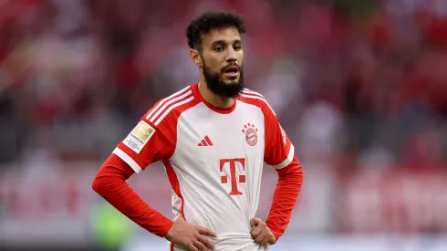 Alvo de Manchester United e West Ham, Noussair Mazraoui pertence ao Bayern de Munique. (Photo by Alexander Hassenstein/Getty Images)