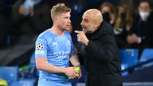 Guardiola quebrou o silêncio sobre o futuro de De Bruyne (Foto: Michael Regan/Getty Images)