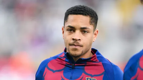Vitor Roque, do Barcelona, surge no Corinthians em informação de última hora.