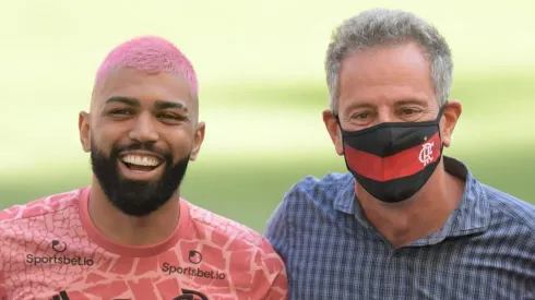 Gabigol e Rodolfo Landim em 2020, ano de conquista do Brasileirão pelo Flamengo.