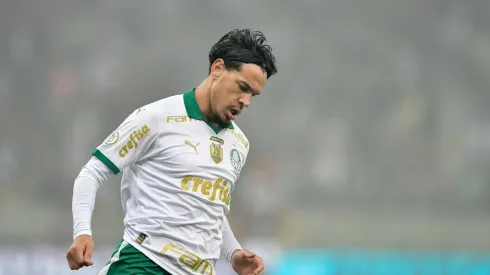 Gustavo Gomez durante o confronto entre Fluminense e Palmeiras, pelo Brasileirão. (Associated Press / Alamy Stock Photo)
