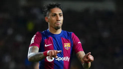 R$ 398 milhões: Raphinha, do Barcelona, recebe proposta oficial para assinar com novo clube.(Photo by Alex Caparros/Getty Images)