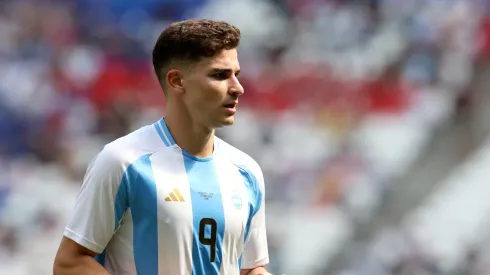 Julian Álvarez abriu o jogo (Foto: Claudio Villa/Getty Images)