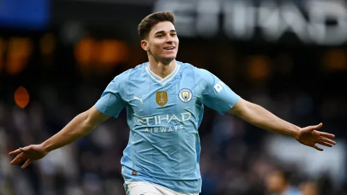 Julián Álvarez, atacante do Manchester City. (Photo by Gareth Copley/Getty Images)