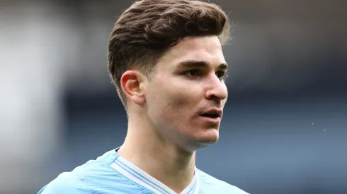 Manchester City Grande rival do Real Madrid encaminha a contratação de Julián Álvarez (Photo by Matt McNulty/Getty Images)