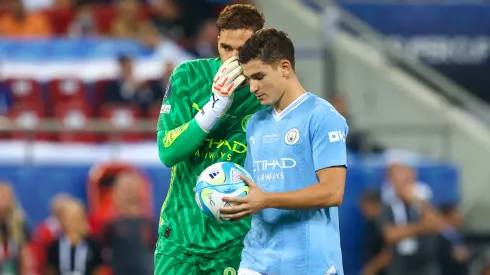 Ederson e Julián Álvarez pelo Manchester City
