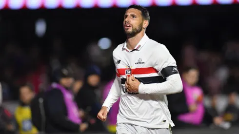 Calleri comemora seu gol na partida entre São Paulo e Goiás, na Copa do Brasil. (Px Images / Alamy Stock Photo)