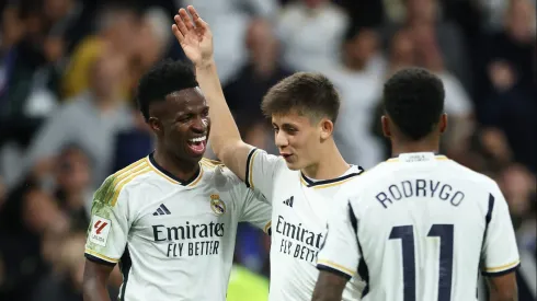 Manchester United aceita pagar R$ 616 milhões por Arda Guler e Real Madrid responde.